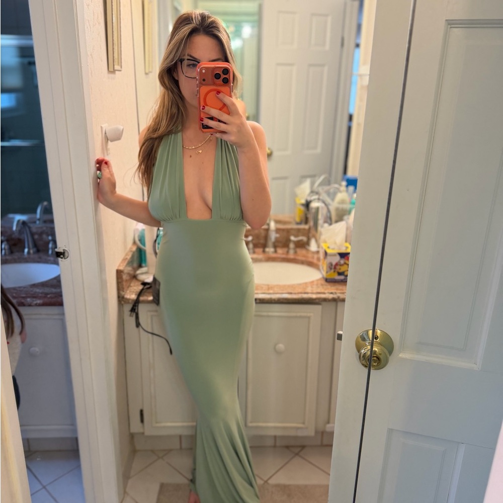 Norma Kamali RARE sold out color cross halter dress  Green Backless Dress - Picture 5 of 7